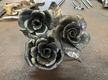 Wrought-Iron-Roses-Onda-